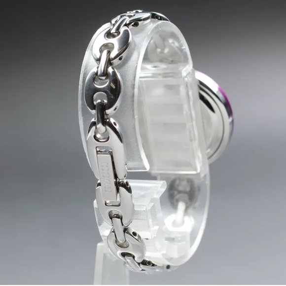RARE GUCCI LUXURY Watch in Silver - Picture 3 of 9